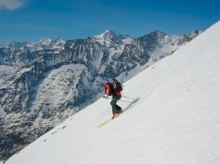 discsa su terreno sostenuto ma neve stupenda