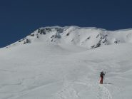 Le impressionanti cornici lungo la cresta del Flassin