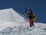Alla spalla, sotto la vetta scialpinistica.