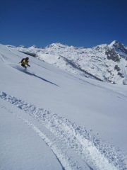 l Giavino in lontananza scendendo dalla Palit