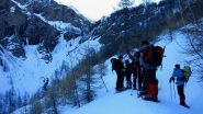 salendo verso la cascata del Razis, nel Vallon de Crevoux (11-4-2010)