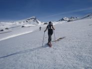 sullo sfondo a sinistra: il regolare  pendio finale della Ouille Allegra