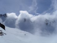 panorama verso il colle Cossuma con le nebbie che  si sono diradate