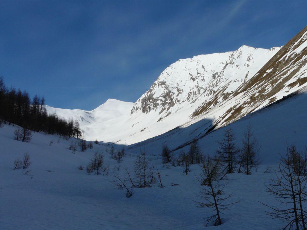 vallone di salita ,in fondo la cima