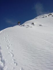 A piedi verso la cima