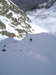 si rientra nel canalino che scende dal colletto
