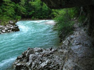 Sempre lungo il fiume