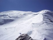 Il passaggio sulla cresta facile per la tanta neve