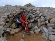 Il piccolo ricovero sulla cima del Kastro.