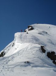 la cresta che conduce alla vetta