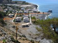 Come raggiungere l'inizio del sentiero dal molo dei traghetti.