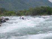paolone in azione sulla rapida  di  Villanova