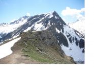 Il M.dei Corni e il M.Chenessy visti ora dal M.Giavin per il proseguio di traversata.