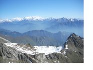 Il lago Cornuto (in gran parte gelato),il col Bruillet sullo sfondo del Rosa.