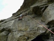 Dopo il diedro di 6b+ l'abbordaggio del traverso di 7A/A0