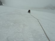 strato di neve, subito sotto buon ghiaccio
