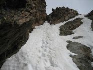 In discesa dalla normale con l'ultima neve della stagione