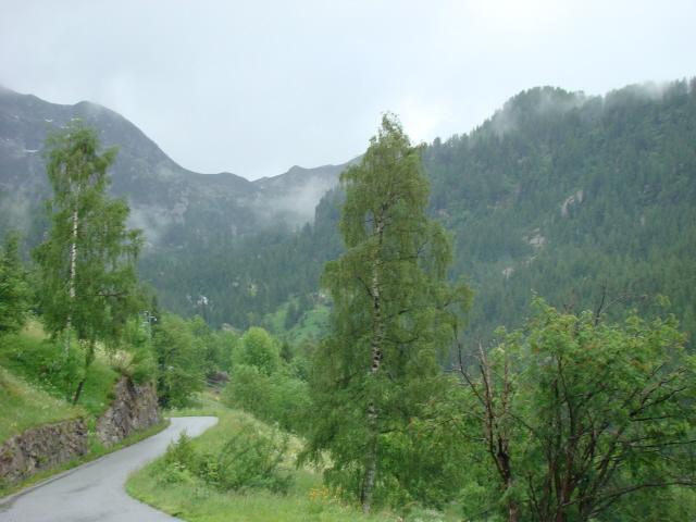 al centro il colle Giassit