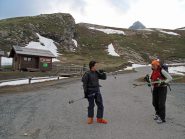 Il parcheggio sotto il col dell'Agnello