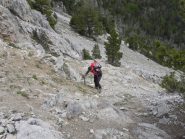 Pino arranca un po' nel cercare il sentiero in salita