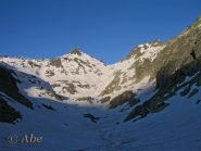 Il pendio che porta al colle del Pizzo Valletta.