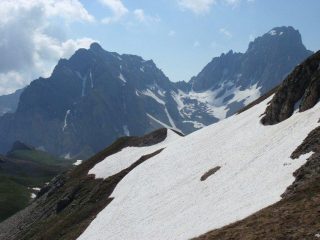 Autovallonasso e Oronaye