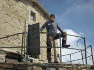 sul balconcino della chiesetta