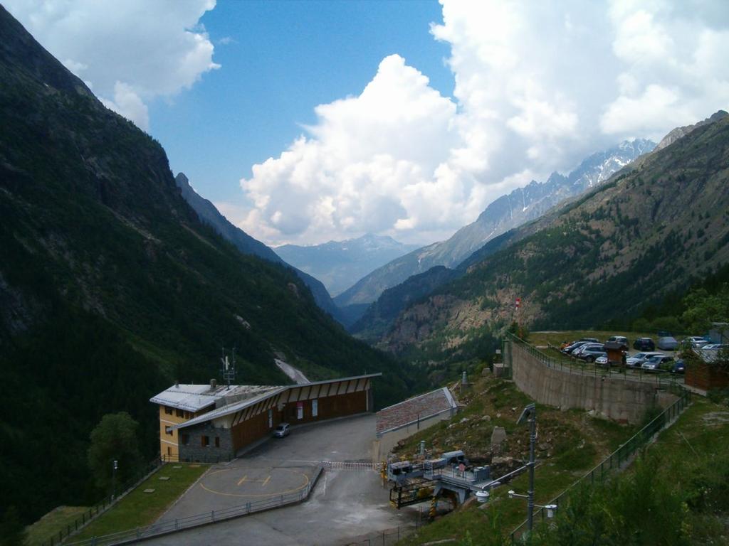 nei pressi del parcheggio della diga