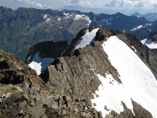 Il Balcone del Gelas con la parte terminale della cresta della traversata degli Italiani