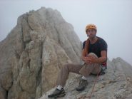 In cima al Torrione Cambi, sullo sfondo la Vetta Centrale