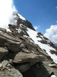 Sul crinale in discesa