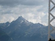 La croce di vetta ed il Monviso