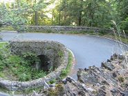 Bellissimi tornanti nel bosco
