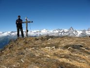 In cima, verso Alpi svizzere