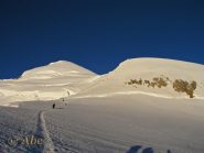 La cima (Mur de la Cote in primo piano) dal Col de la Brenva