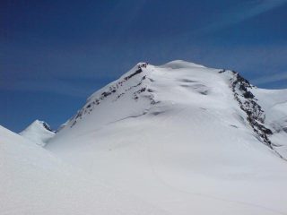 dopo la discesa con la traccia di salita e le nostre di discesa