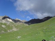 al centro il colle e la punta del Tuf  dopo due ore di cammino