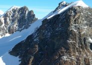 roccia nera e la via di salita su pendio 45°.jpg