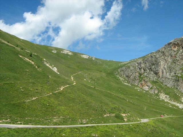 il sentiero che stiamo per imboccare dal colle