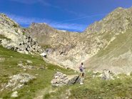 il colle di panieres sullo sfondo