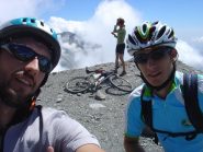 tutti e tre nel punto più alto