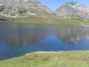 vista ravvicinata del lago Miserin