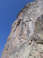 benzina in blu e troubar in rosso