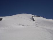 04 - il pendio finale con le centinaia di persone che salgono in cima