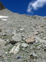 Il  pendio che porta al pianoro superiore