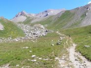 Tratto di sentiero ciclabile prima del colle