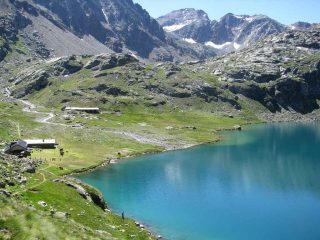 Lago Laures inf.con Bivacco