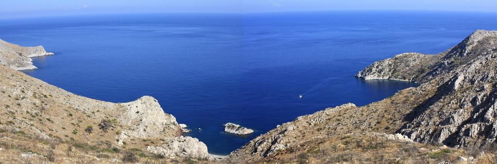 Limnioniza beach al centro in basso