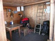 Interno del bivacco