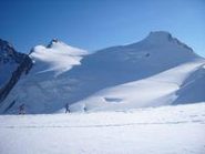 Colle del Lys e Punta Gnifetti (Capanna Margherita a destra)